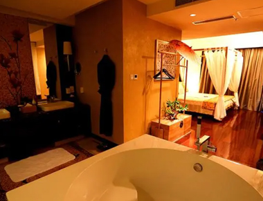 厦门养生会所的黄昏恋：当爱情遇上八十岁